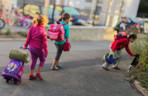Pilotprojekt für sichere Schulwege an der Hechtsheimer Straße Stadtspaziergänge >>>Drei Mainzer Schulen prüfen ihr Umfeld