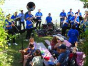 Livemusik, Genuss und gute Laune am Rheinufer