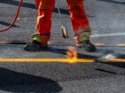 Gemeinde lässt Markierungsarbeiten durchführen