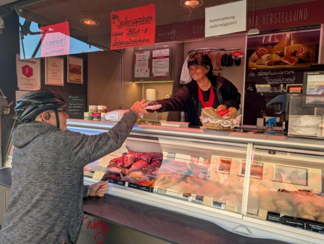 2025-10-01_Metzger Wochenmarkt