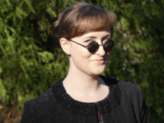 Literarischer Nachmittag mit Sarah Beicht Lesung und Weinprobe >>>„Mainz Makaber“ im Weingewölbe des Bürgerhauses Dolles