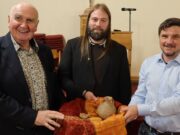 Öllampe und Krug beim Fachvortrag in Nierstein