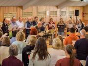 Mit „Fly me to the Moon“ wächst Uelversheimer Chorprojekt über sich hinaus Konzert in Guntersblum mit über 100 Sängerinnen und Sängern