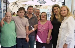 Dank für großzügige Geldspende