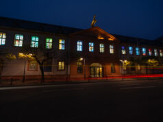 Illuminierter Adventskalender am Landesmuseum Mainz