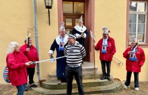 Ein Bürgermeister in Ketten Fastnacht >>> Erst Aschermittwoch ist alles vorbei
