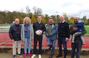 Ein neuer Kunstrasenplatz für Gonsenheim Feierliche Einweihung auf dem Sportplatz an der Kapellenstraße