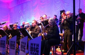 Schwungvoll und bes(ch)wingt Konzert >>>„Swinging Hexem“ lockte in die Radsporthalle