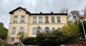 Schmalzbrote und Glühwein trotz Regen