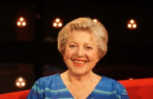 Lesung mit Marie-Luise Marjan: „Wenn ich an Weihnachten denke …“ Ein romantisch-besinnlicher Adventsabend zum Schmunzeln, Mitsingen und Innehalten