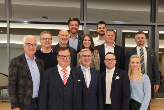 Hannsgeorg Schönig bleibt MCV-Präsident