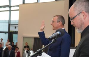 Thomas Barth hat das Amt des Landrats übernommen Wechsel >>>Dank an Ex-Landrätin Dorothea Schäfer