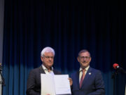 Staffelstab übergeben