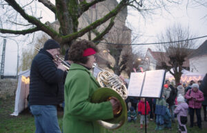 Ein Adventsnachmittag reich an Licht und Musik Der Pankratiusmarkt belebte sanft den Kirchhof in Budenheim