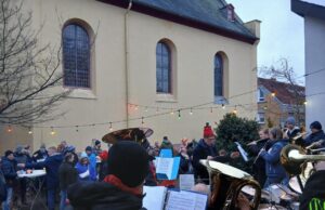 Auswahl an Geschenken ist groß Draiser Nikolausmarkt erstmals auch in der katholischen Kirche Maria Königin
