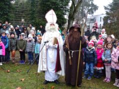 Lieder und Gedichte am Weihnachtsbaum