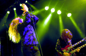 „Letz Zep“ und „The Doors In Concert“ in Ingelheim Rock >>>Zwei europäische Spitzen-Tribute-Bands lassen den Sound der 1960er- und 1970er-Jahre wiederaufleben