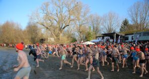 Nass-kalte Tradition am Jahresbeginn