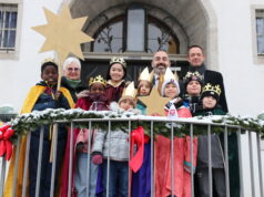 Mit Gesang und Segen: Sternsinger zu Gast im Rüsselsheimer Rathaus