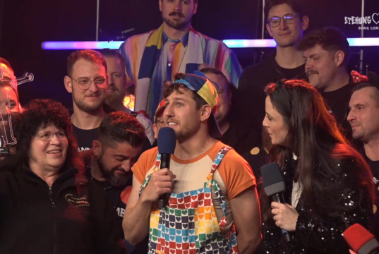 Trophäe für Hommage an Mainzer Kultkneipe