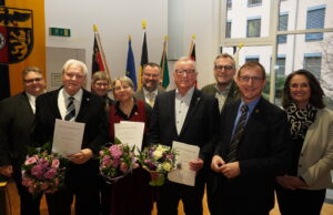 Zwei Ehrennadeln für Bürger aus Rhein-Selz Landkreis Mainz-Bingen zeichnet langjähriges Engagement aus