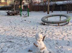 Gefrorene Fallschutzflächen auf Spielplätzen – erhöhte Verletzungsgefahr bei Frost