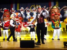 Schunkeln und Lachen für den guten Zweck