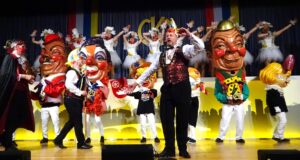 Schunkeln und Lachen für den guten Zweck