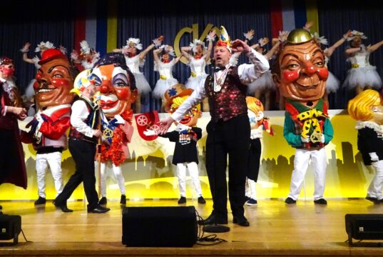 Schunkeln und Lachen für den guten Zweck