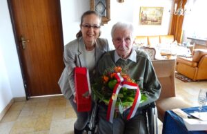 Auch mit 100 hat sich Ernst Hohl seinen Humor bewahrt Glückwunsch >>>Der Hechtsheimer feierte jetzt im Kreis seiner Familie einen besonderen Geburtstag