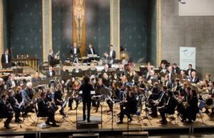 Klangräume und kosmische Harmonie Musikalische Vielfalt beim Konzert der Rheinhessischen Bläserphilharmonie