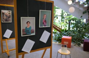 DIE UNGEHALTENEN – Frauen, die das Wort ergreifen Fotoausstellung und Finissage mit Live-Reden in der Stadtbücherei Rüsselsheim