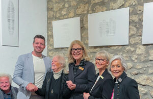 Schmetterlinge im Kokon KUNST >>>Eine besondere Ausstellung von Liesel Metten in der Schmiede Wettig