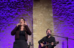 Yannisha – ein Duo der Extraklasse FREUNDSCHAFT >>>Partnerschaftsausschuss organisiert Chanson-Abend