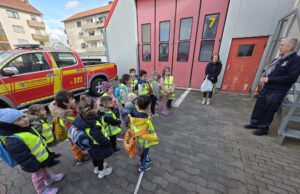 Kita-Kinder zu Gast bei der Feuerwehr