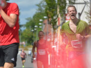 Über drei Brücken und acht Kilometer entlang des Rheins
