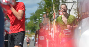 Über drei Brücken und acht Kilometer entlang des Rheins