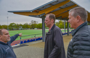 Auslastung, knappe Kapazitäten und erster Handlungsbedarf Köblers erste Sportstätten-Tour in Mombach gestartet