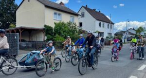 Viele kleine Räder transportieren große Botschaft