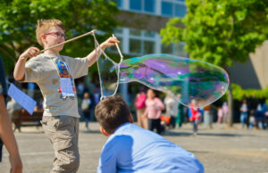Mit Bravour über den Eierlauf hinaus Die Grundschule am Lemmchen feierte in Mombach ihr Schulfest