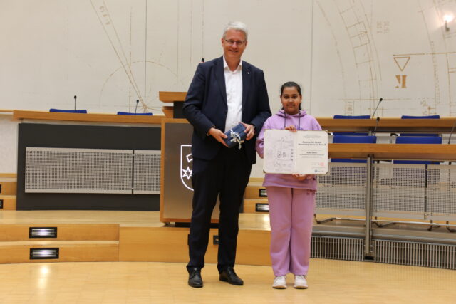 OB Patrick Burghardt und Preisträgerin Safa Amin