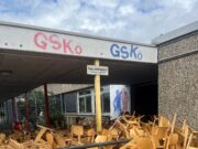 Städtekooperation „Drei gewinnt“ spendet Schulmöbel für die Ukraine