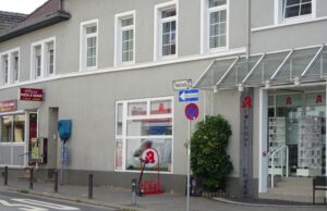 In der Poststraße fehlen Verkehrsschilder Ortsbeirat sieht Nachholbedarf für die Einkaufsstraße