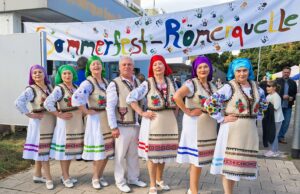 Hüpfburg, Tanz, Schach und Zaubertricks – buntes Programm beim Sommerfest der Römerquelle OB Nino Haase lobte das Engagement im Römerquellentreff und im Mehrgenerationenhaus