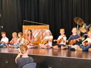 Bühnenprogramm, Instrumentenschau und Informationen beim Sommerfest der Hechtsheimer Musikschule