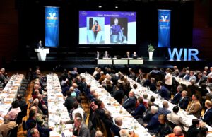 Von innen heraus stark und von Vertrauen geprägt Volksbank Alzey-Worms genehmigt 4,65 Prozent Dividendenzahlung – Vorsitzender Michael Stache verabschiedet