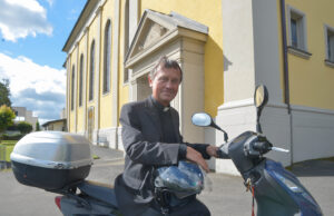 Gemeinsam unter Gottes Himmel unterwegs Pfarrer Christian Nagel feierte sein Priesterjubiläum in Weisenau und Laubenheim