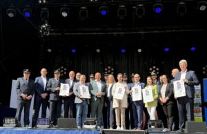 Rüsselsheim am Main erhält Auszeichnung für ihr Engagement im Rahmen der Initiative „KOMPASSbahnhof“