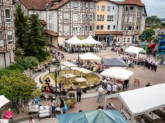 Papierkunst beim Sommerfest am Seniorenpark
