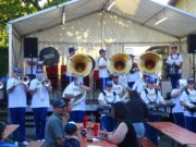 Musik, Spaß und Genuss auf dem Dorfplatz
